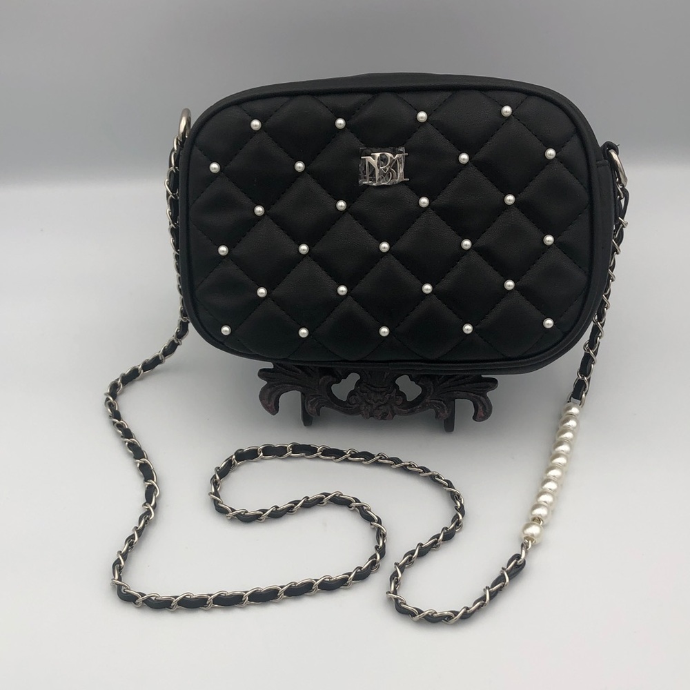 NWT Badgley Mischka Black Diamond Quilted Camera Bag with White Pearls